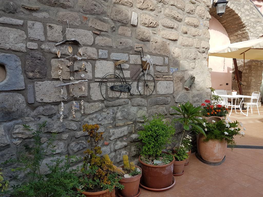 Chez Chantal Bed & Breakfast Meta Exterior photo